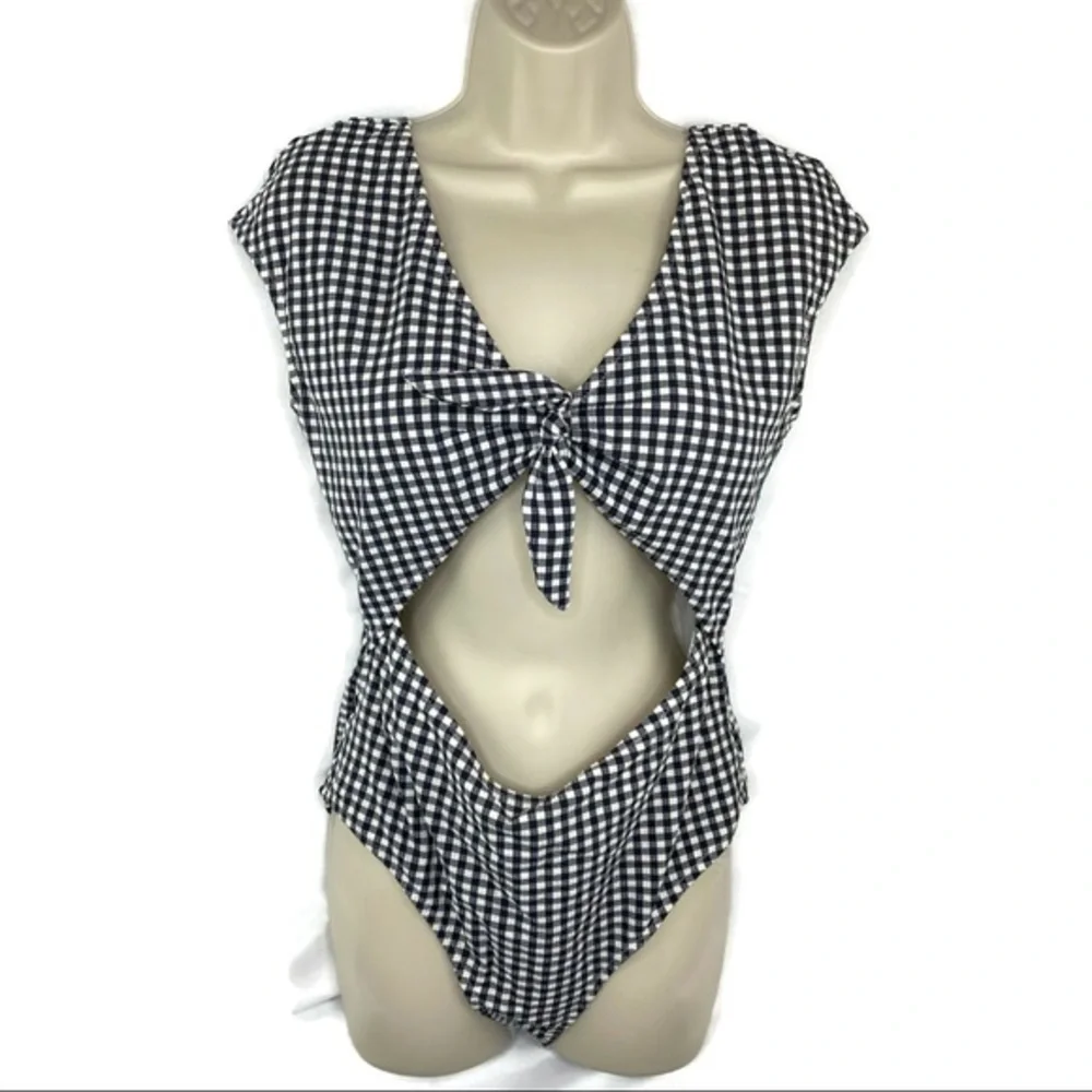 Jessica Simpson Black & White Checkered Retro One Piece Swimsuit Cut Out Mid